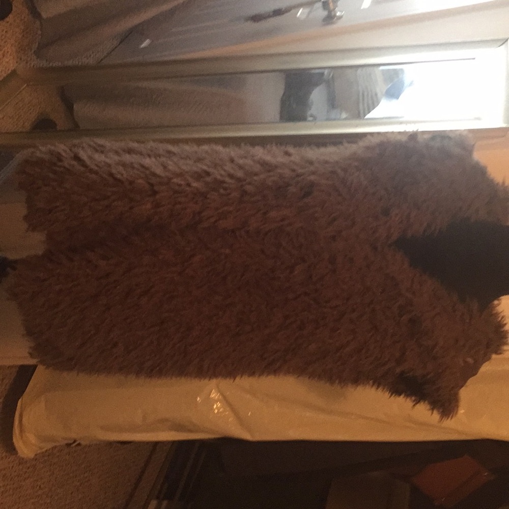 Fake fur long vest